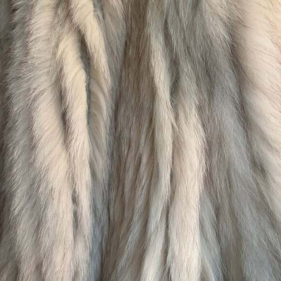 Vintage Saga Fox Natural Blue Fox Fur Coat - Picture 4 of 5